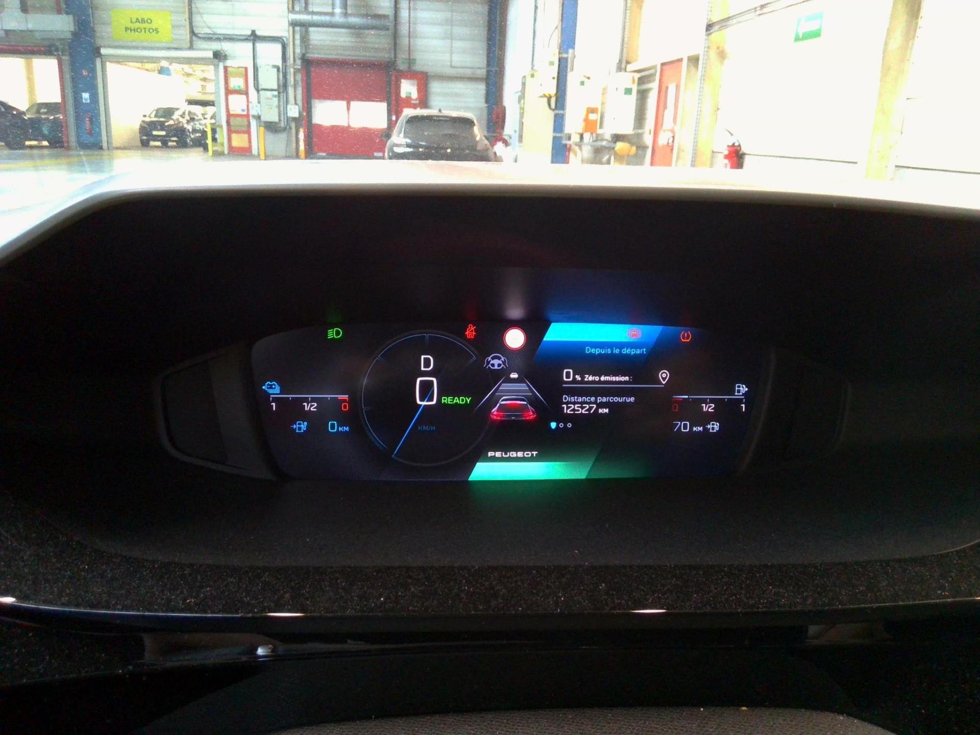 Peugeot 408 PHEV 225 e-EAT8 GT 2025