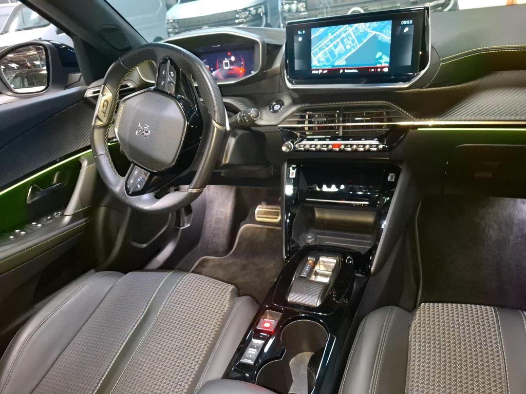 Peugeot 2008 PureTech 130 S&S EAT8 GT 2022