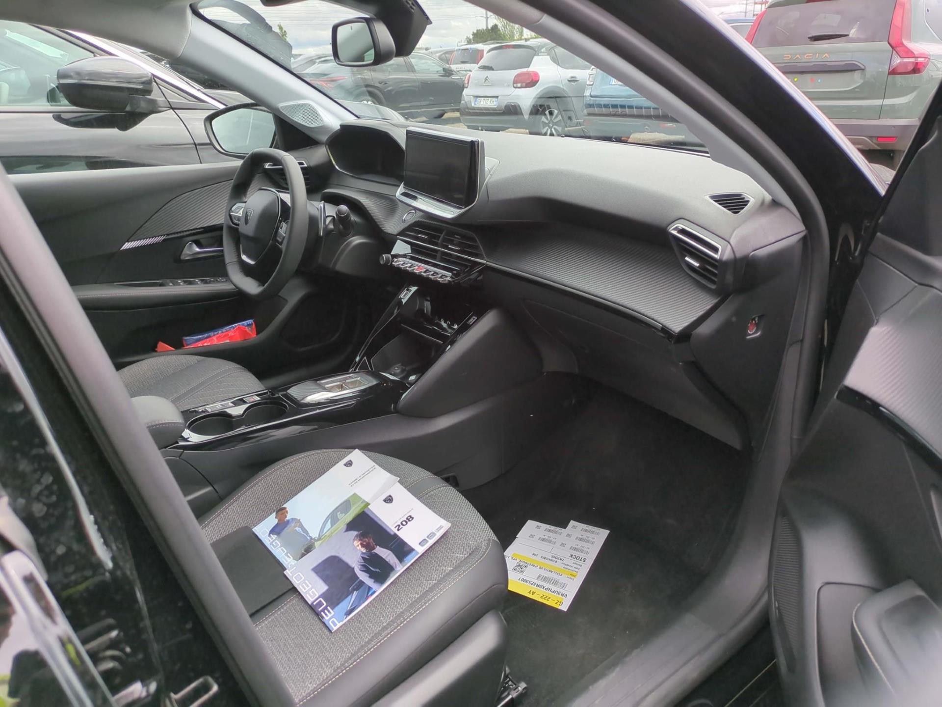 Peugeot 208 Hybrid 100 e-DCS6 Allure 2024