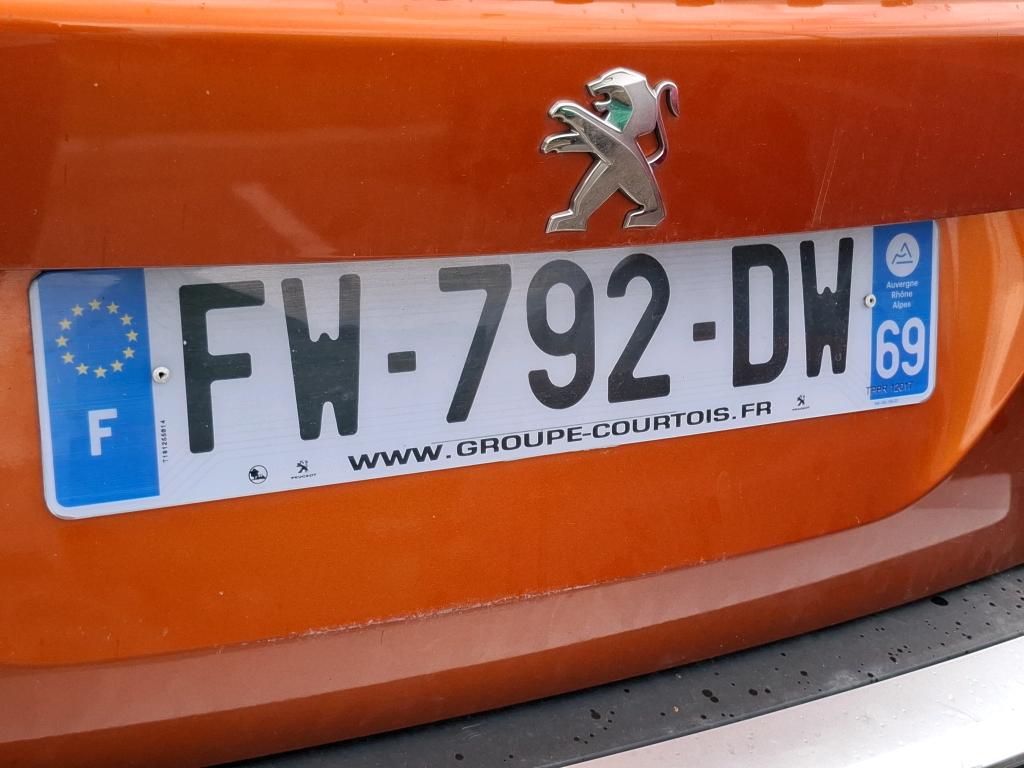 Peugeot 2008 BlueHDi 110 S&S BVM6 Active Business 2020