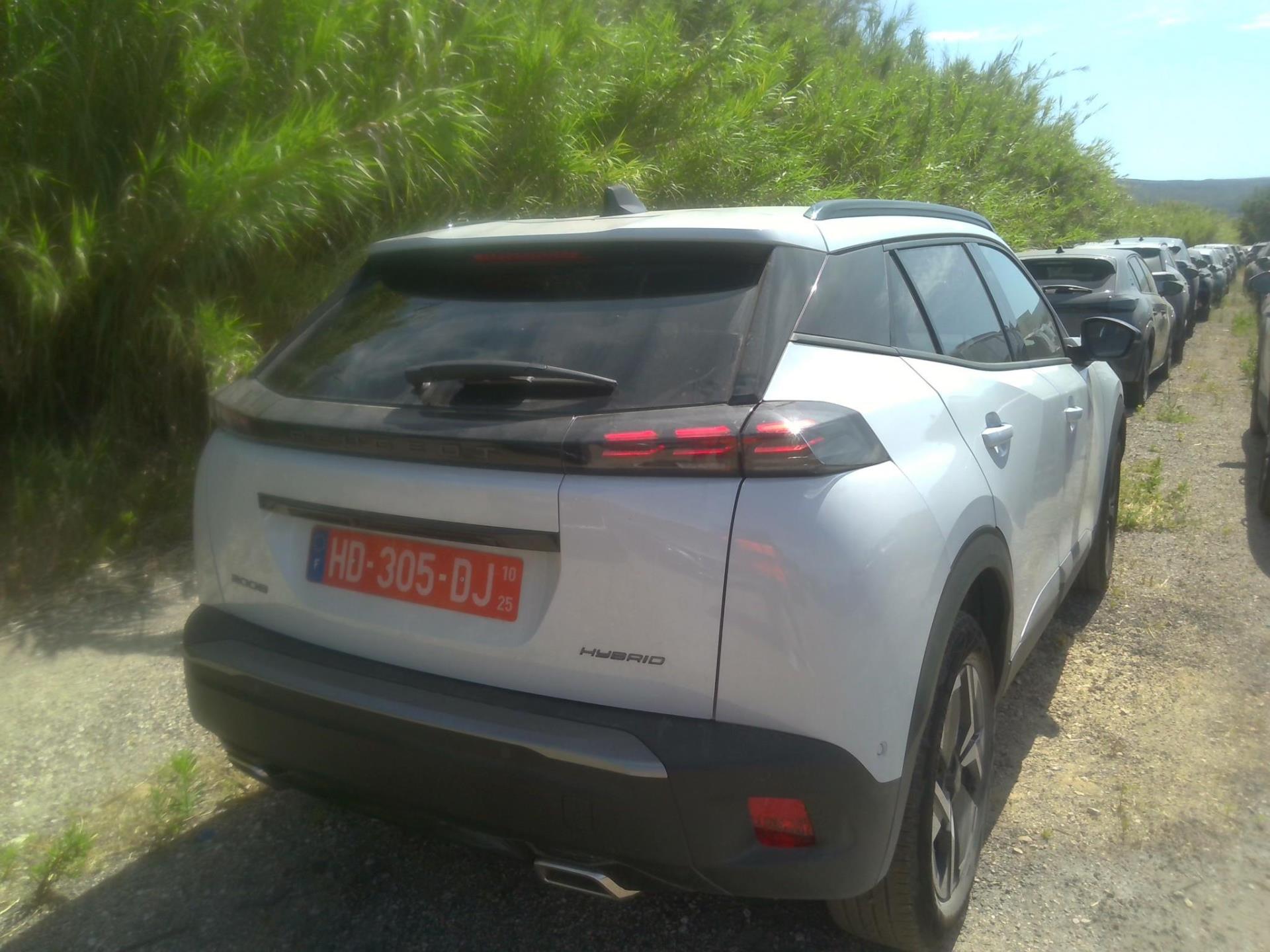 Peugeot 2008 Hybrid 145 e-DCS6 Allure 2025