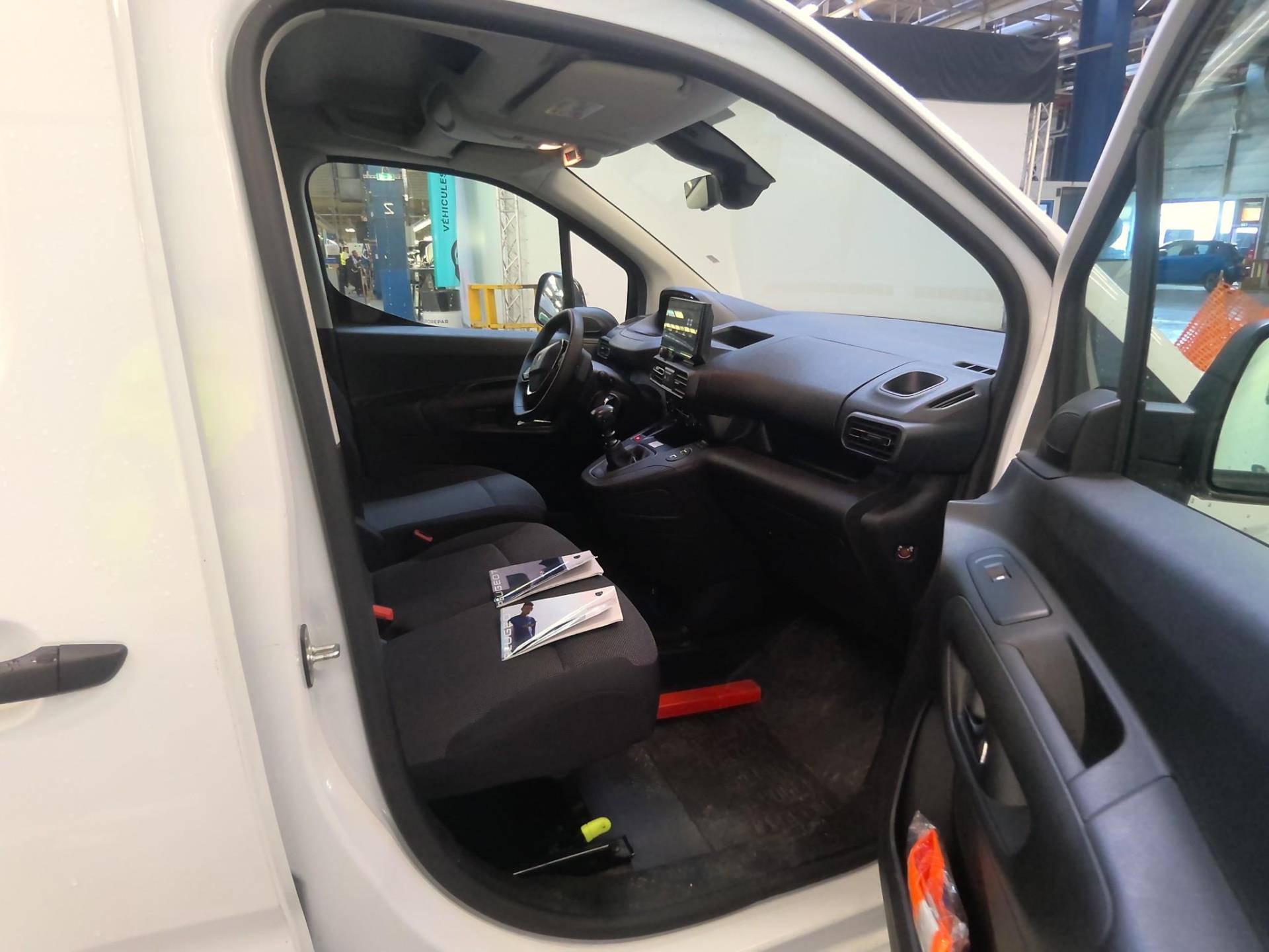 Peugeot PARTNER FOURGON XL 950 KG BLUEHDI 100 S&S BVM6  2024