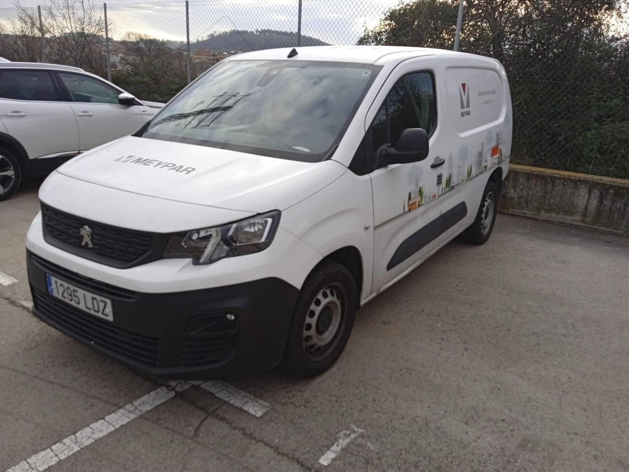 Peugeot Partner Nuevo Partner Premium Long 1000kg BlueHDi 100 S&S 5 Vel. ?6.2 ( . )