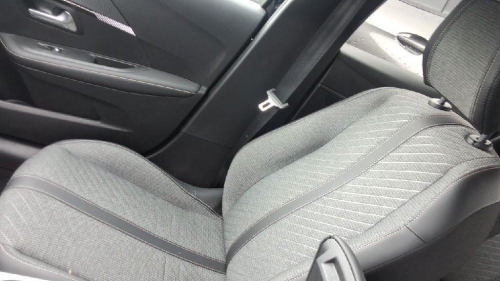 Foto Peugeot 208 8