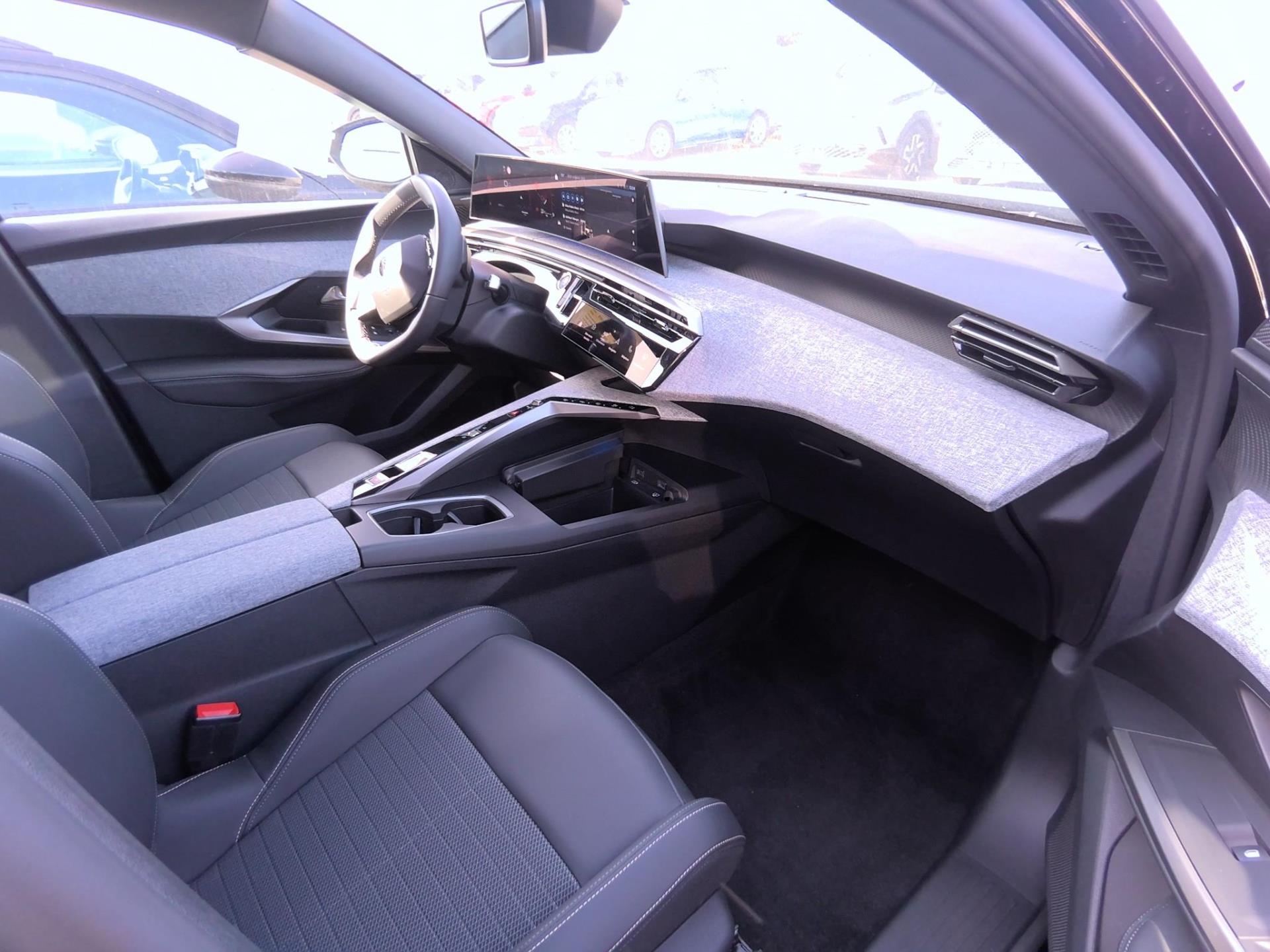 Peugeot 3008 Hybrid 136 e-DCS6 Allure 2024