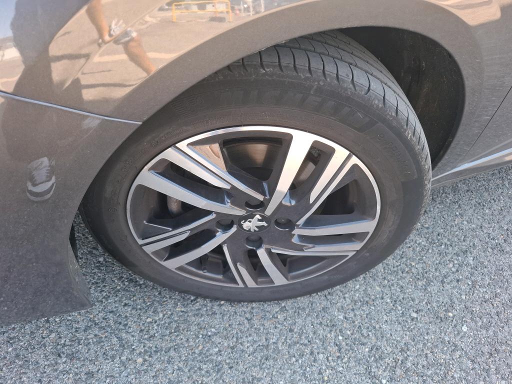 Peugeot 208 PureTech 100 S&S BVM6 Style 2023