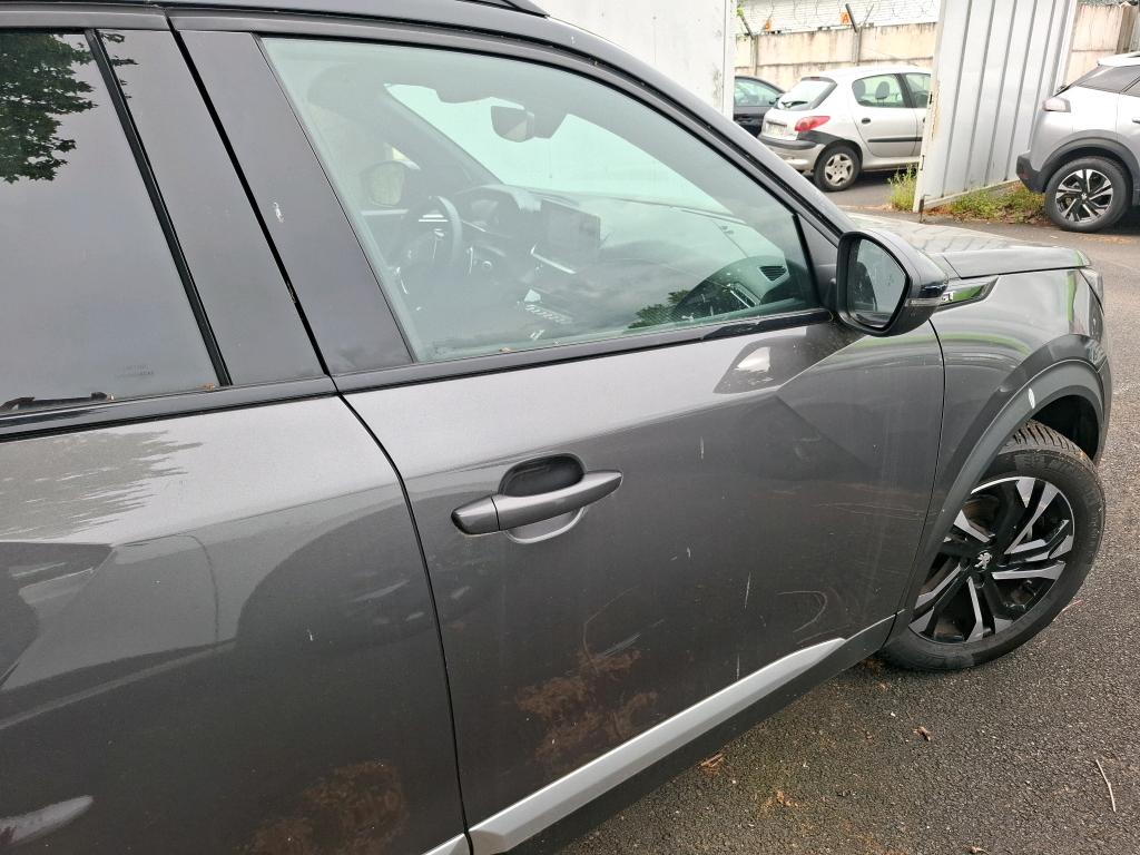 Peugeot 2008 PureTech 130 S&S EAT8 GT 2021