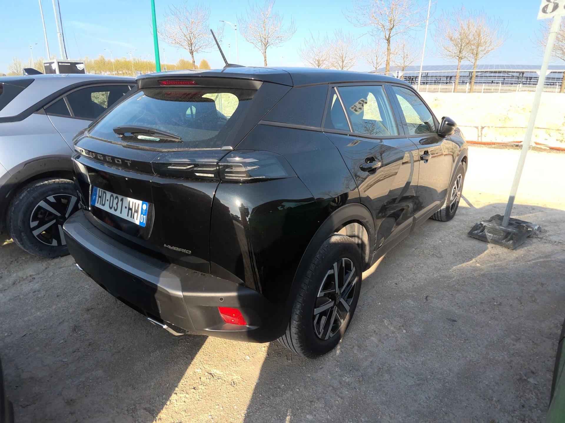 Peugeot 2008 Hybrid 145 e-DCS6 Style 2025