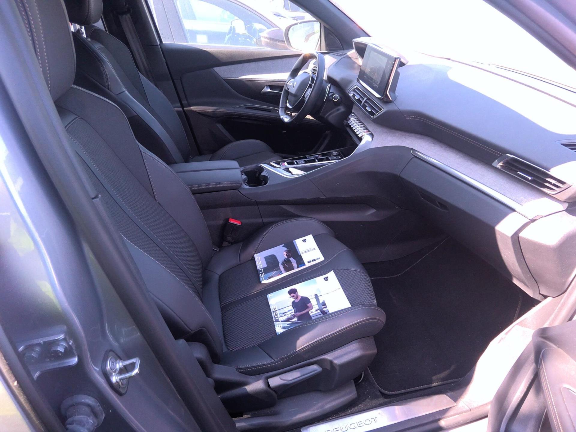 Peugeot 3008 Hybrid4 300 e-EAT8 GT 2022