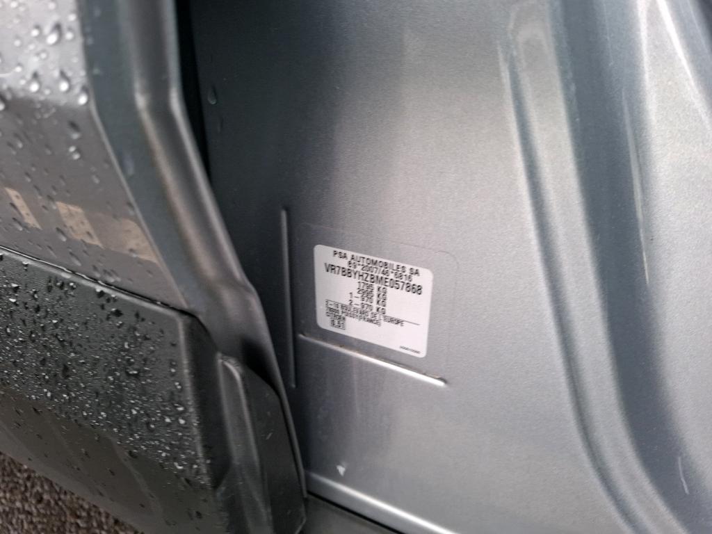 Citroen C4 SOCIETE BLUEHDI 130 S&S EAT8 FEEL NAV BUSINESS R 2021