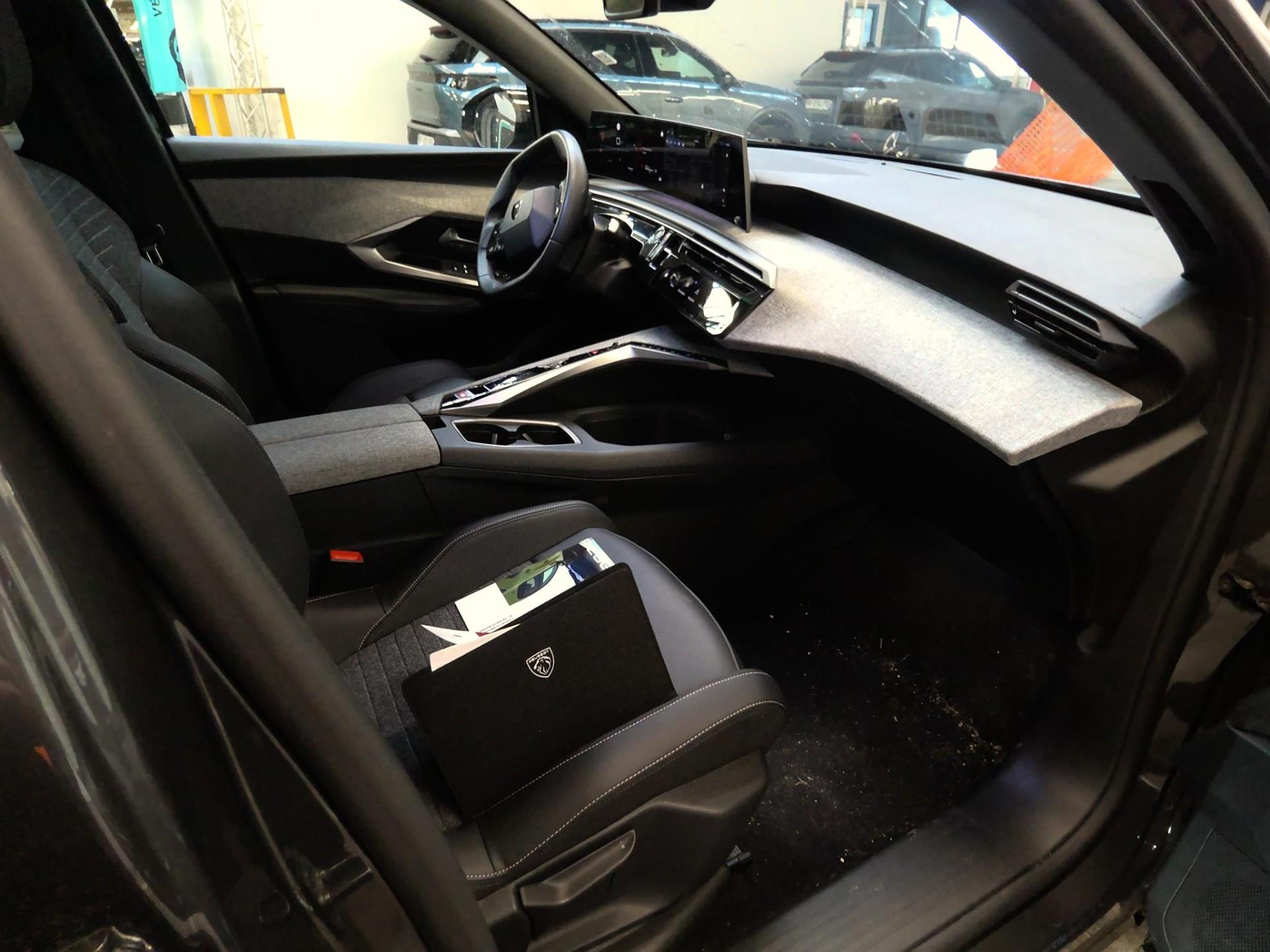 Peugeot 3008 Hybrid 136 e-DCS6 Allure 2025