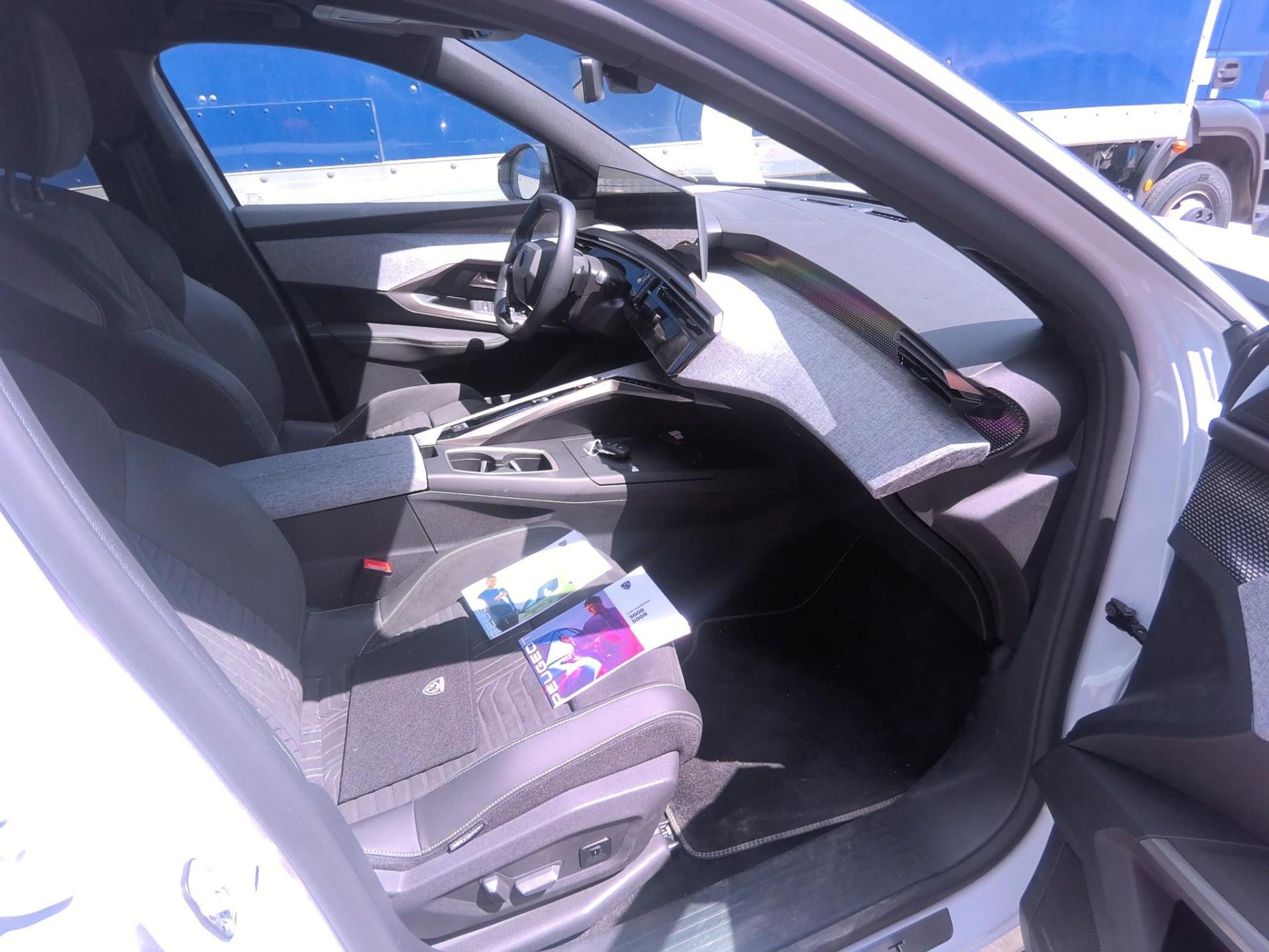 Peugeot 3008 Hybrid 136 e-DCS6 GT 2025