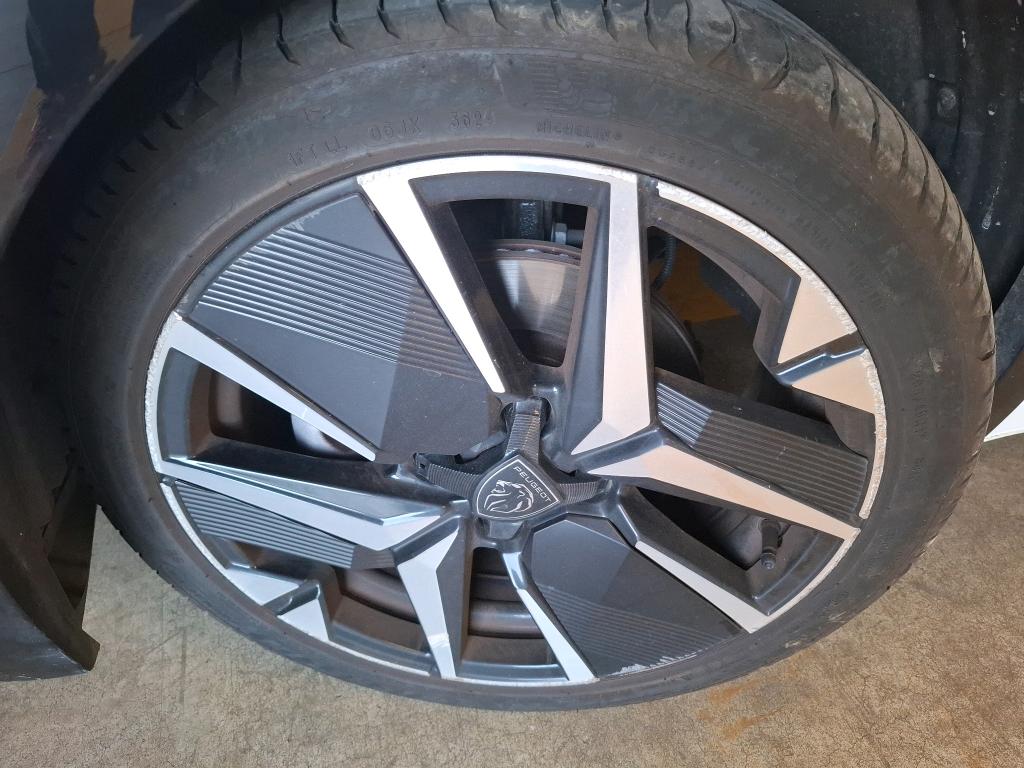Peugeot 208 Hybrid 136 e-DCS6 GT 2024