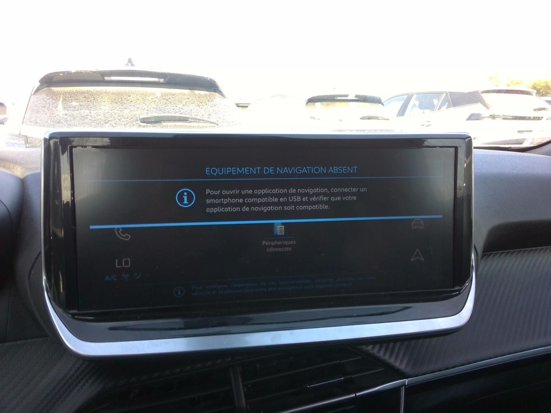Peugeot 2008 Hybrid 136 e-DCS6 Style 2025