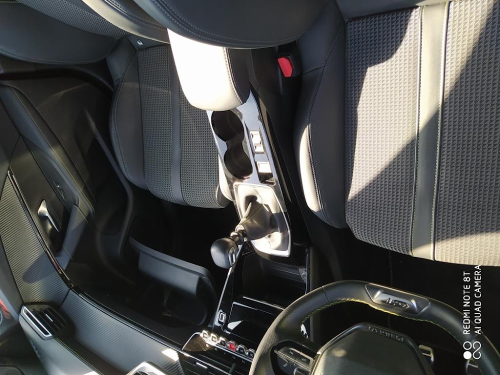 Foto Peugeot 2008 11