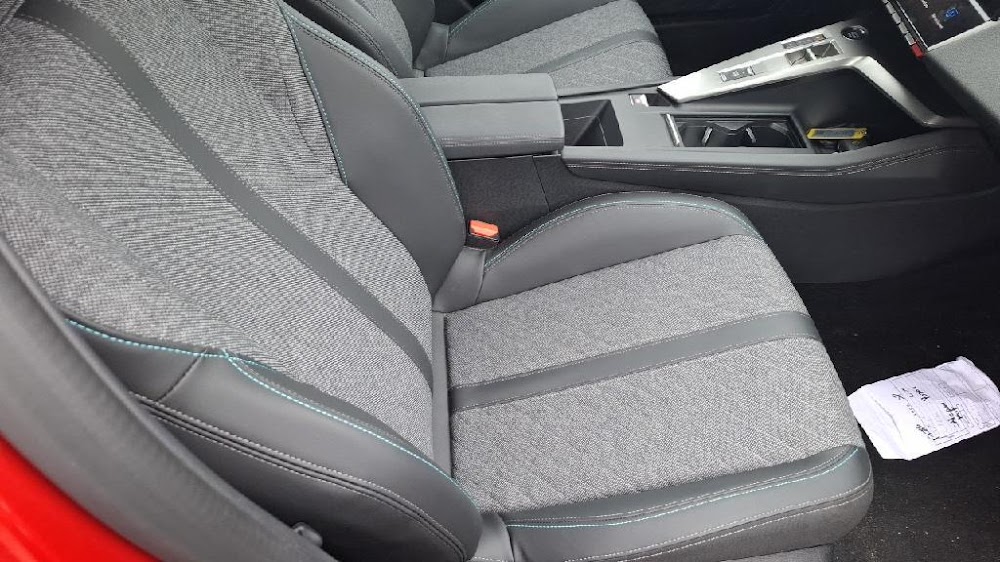 Foto Peugeot 408 14