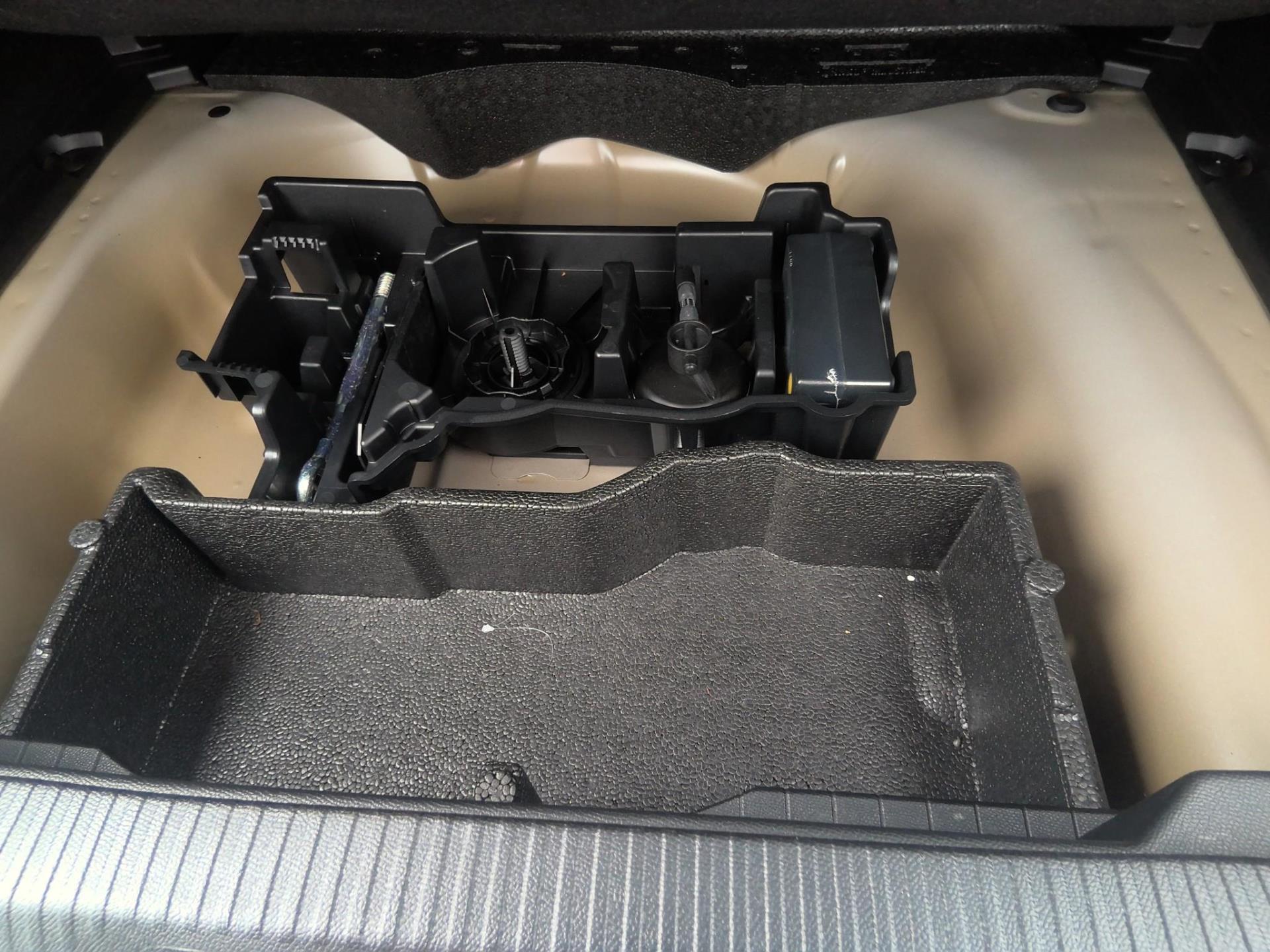 Peugeot 2008 Hybrid 136 e-DCS6 GT 2024