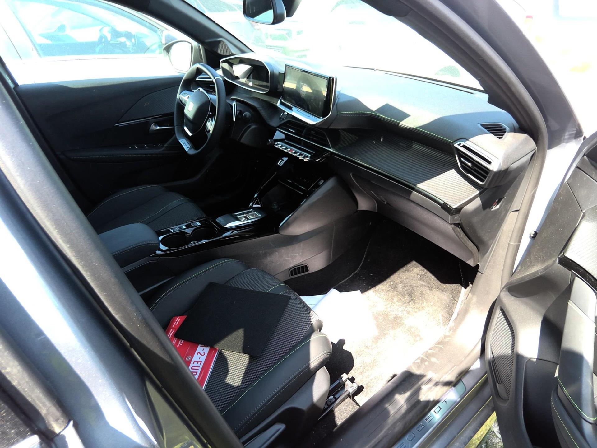 Peugeot 208 Hybrid 110 e-DCS6 GT 2025