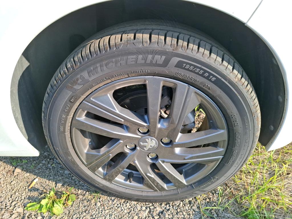 Peugeot 208 BLUEHDI 100 S&S BVM6 ACTIVE BUSINESS R 2022