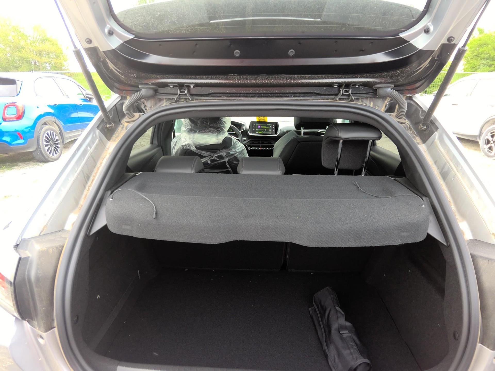 Peugeot 208 BlueHDi 100 S&S BVM6 GT 2023