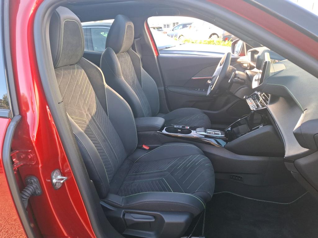 Peugeot 2008 Hybrid 145 ch e-DCS6 GT 2025