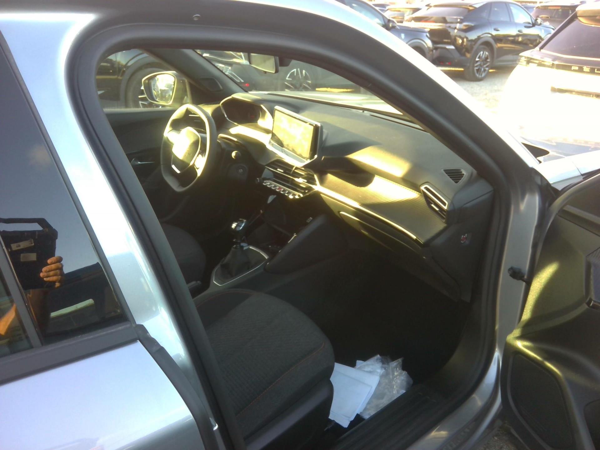 Peugeot 2008 100 S&S BVM6 Style 2025