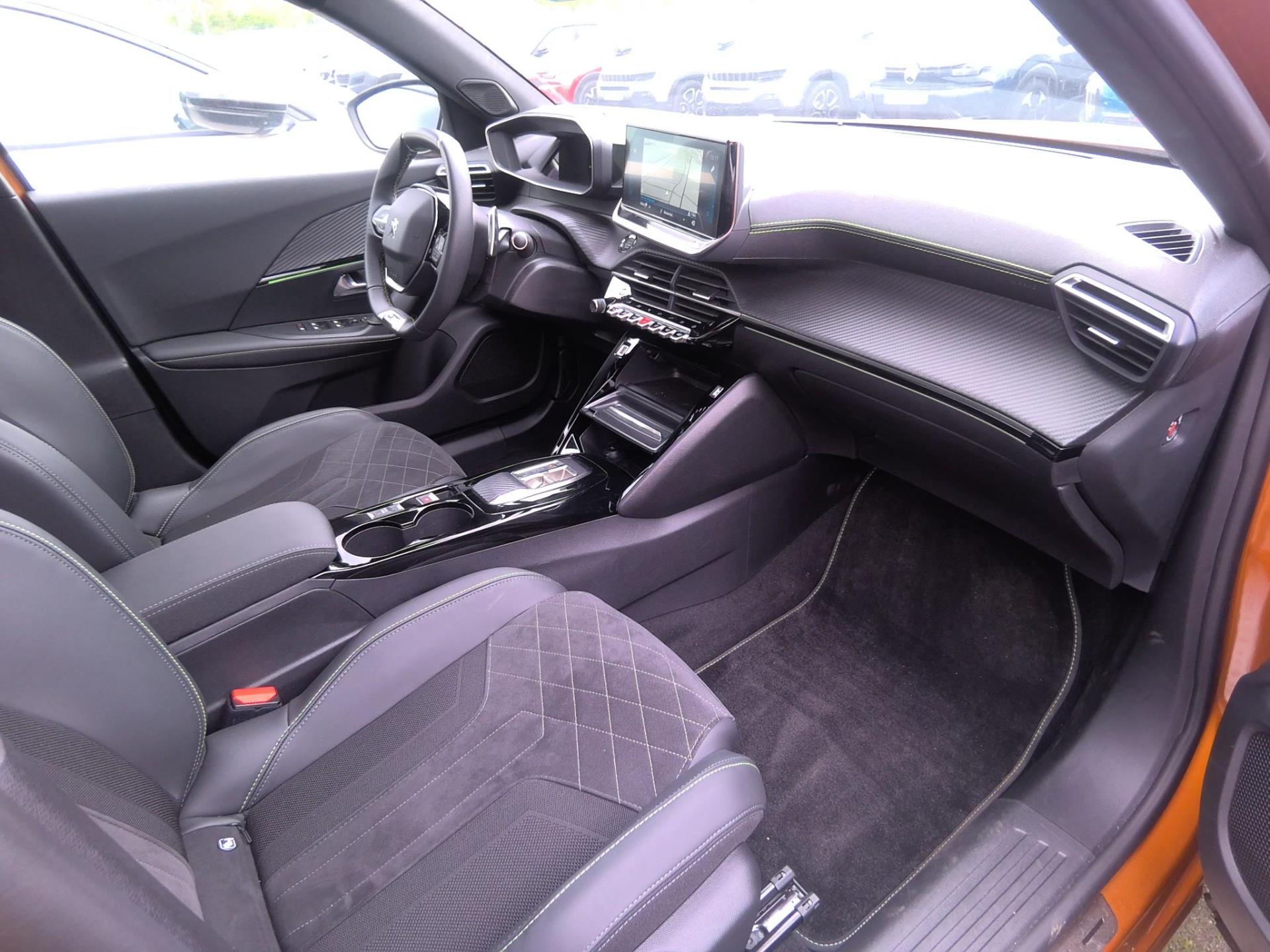 Peugeot 2008 PureTech 130 S&S EAT8 GT 2023