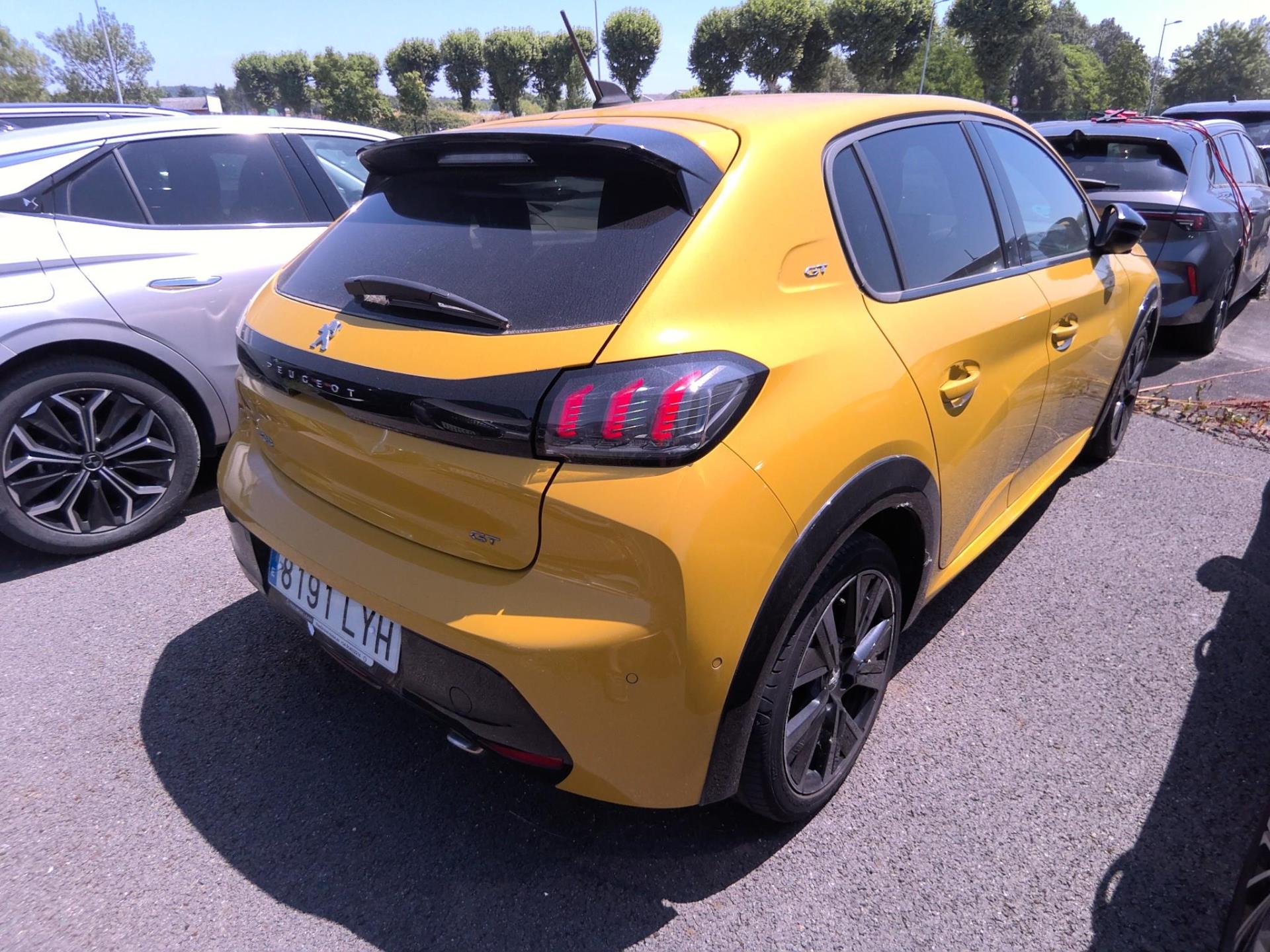 Peugeot 208 BlueHDi 100 S&S BVM6 GT Pack 2022