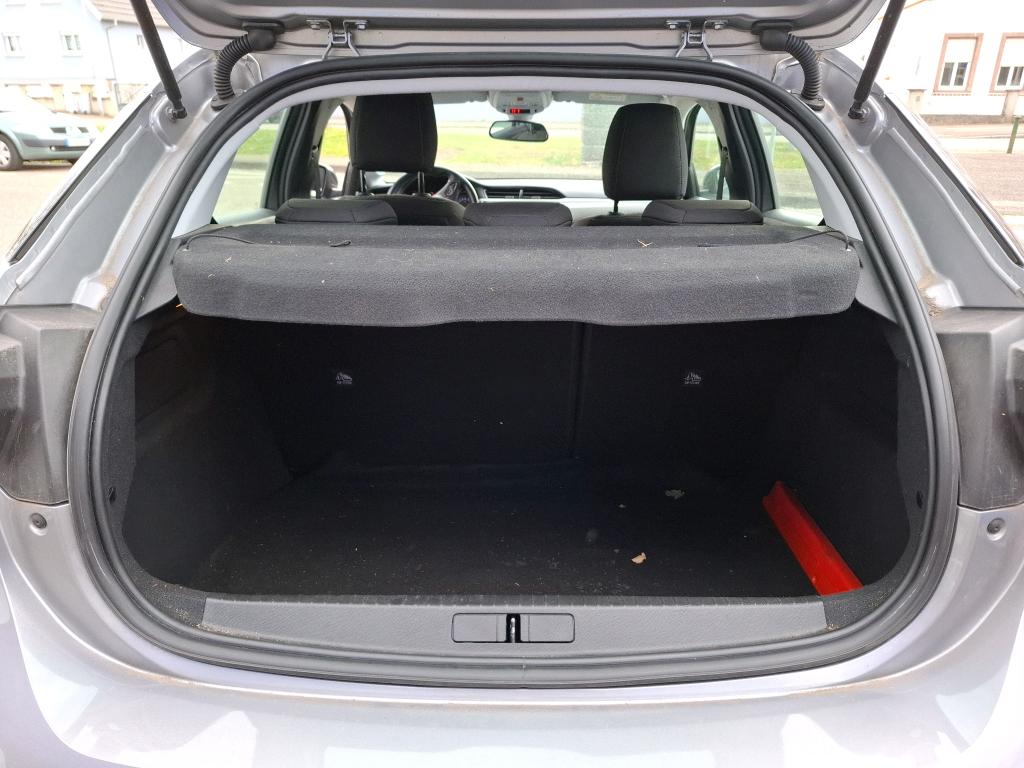 Opel CORSA F 