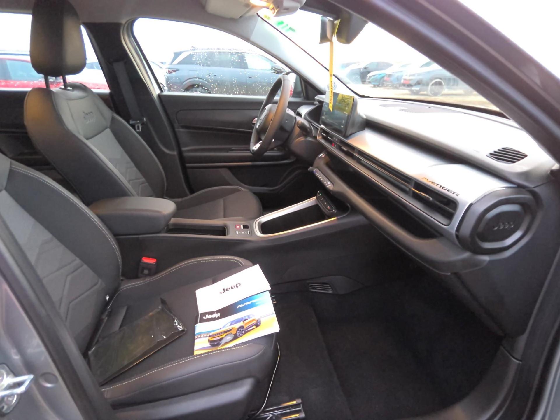 JEEP Avenger 115 kW 4x2 Black Edition 2025