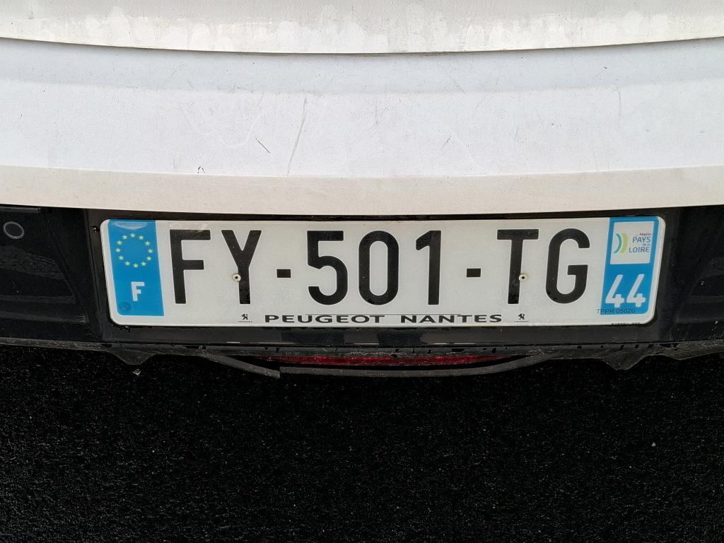 Peugeot 208 BlueHDi 100 S&S BVM6 Allure Business 2021