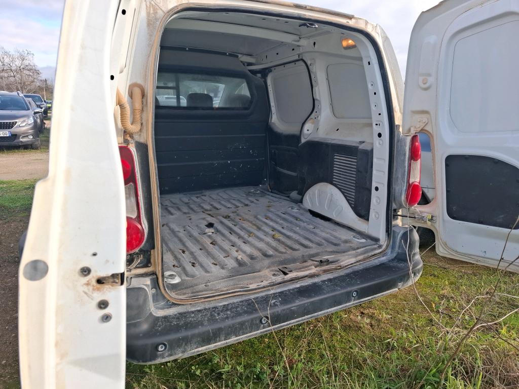 Peugeot PARTNER FOURGON STANDARD 1.6 BLUEHDI 100 BVM5 PREMIUM 2017