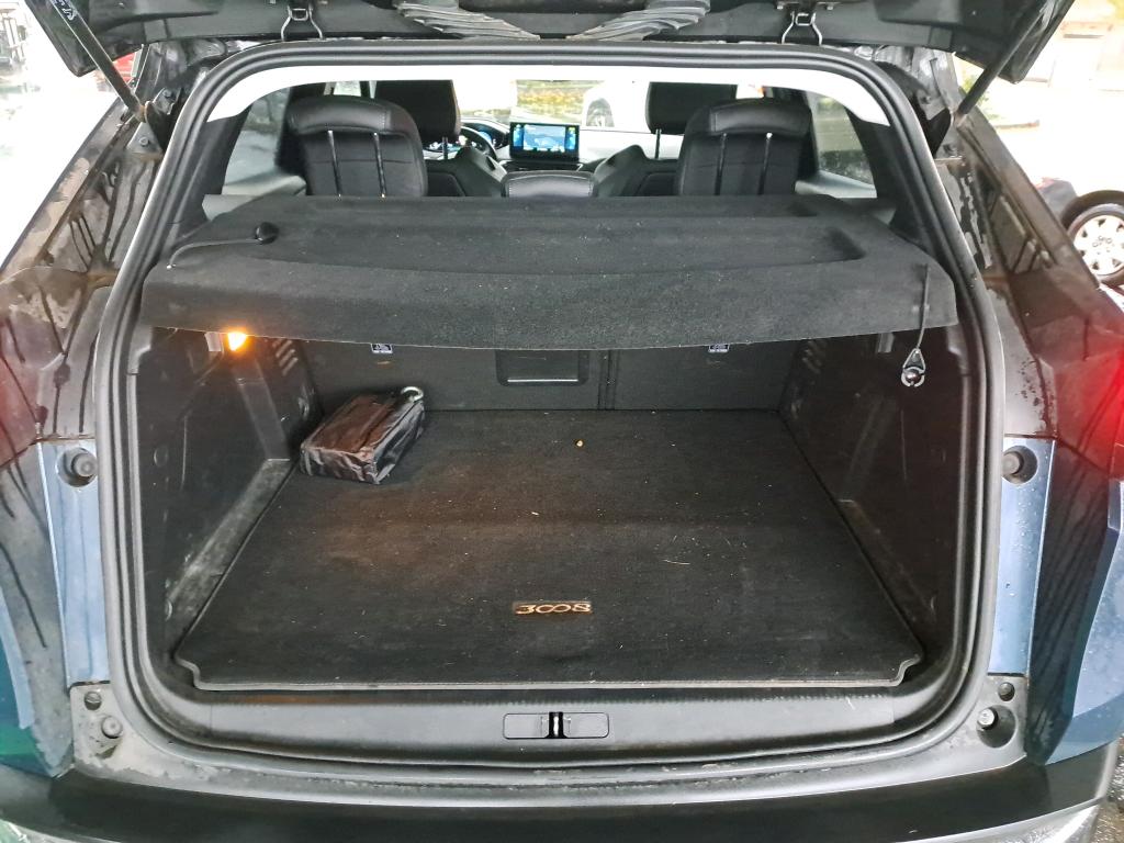 Peugeot 3008 Hybrid 225 e-EAT8 Roadtrip 2022