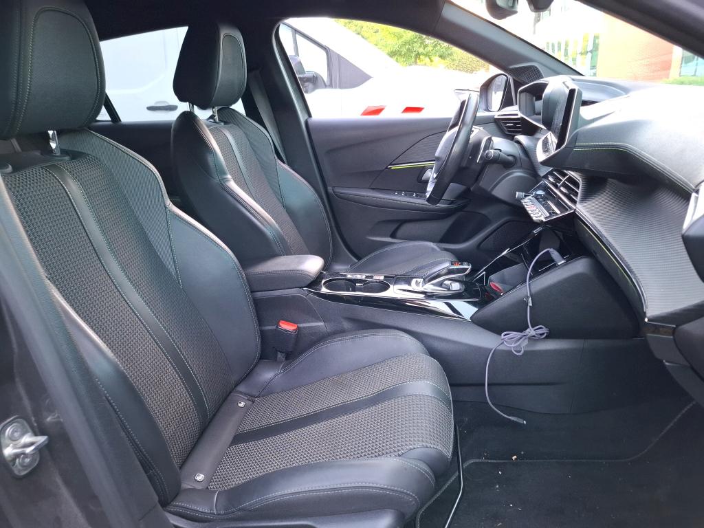 Peugeot 208 PureTech 100 S&S EAT8 GT Line 2020