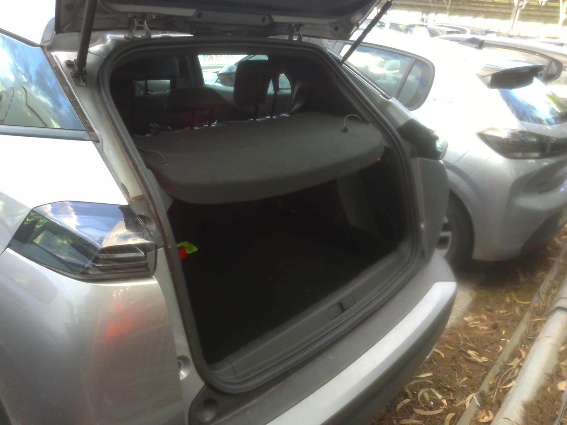 Peugeot 2008 Hybrid 136 e-DCS6 Style 2025