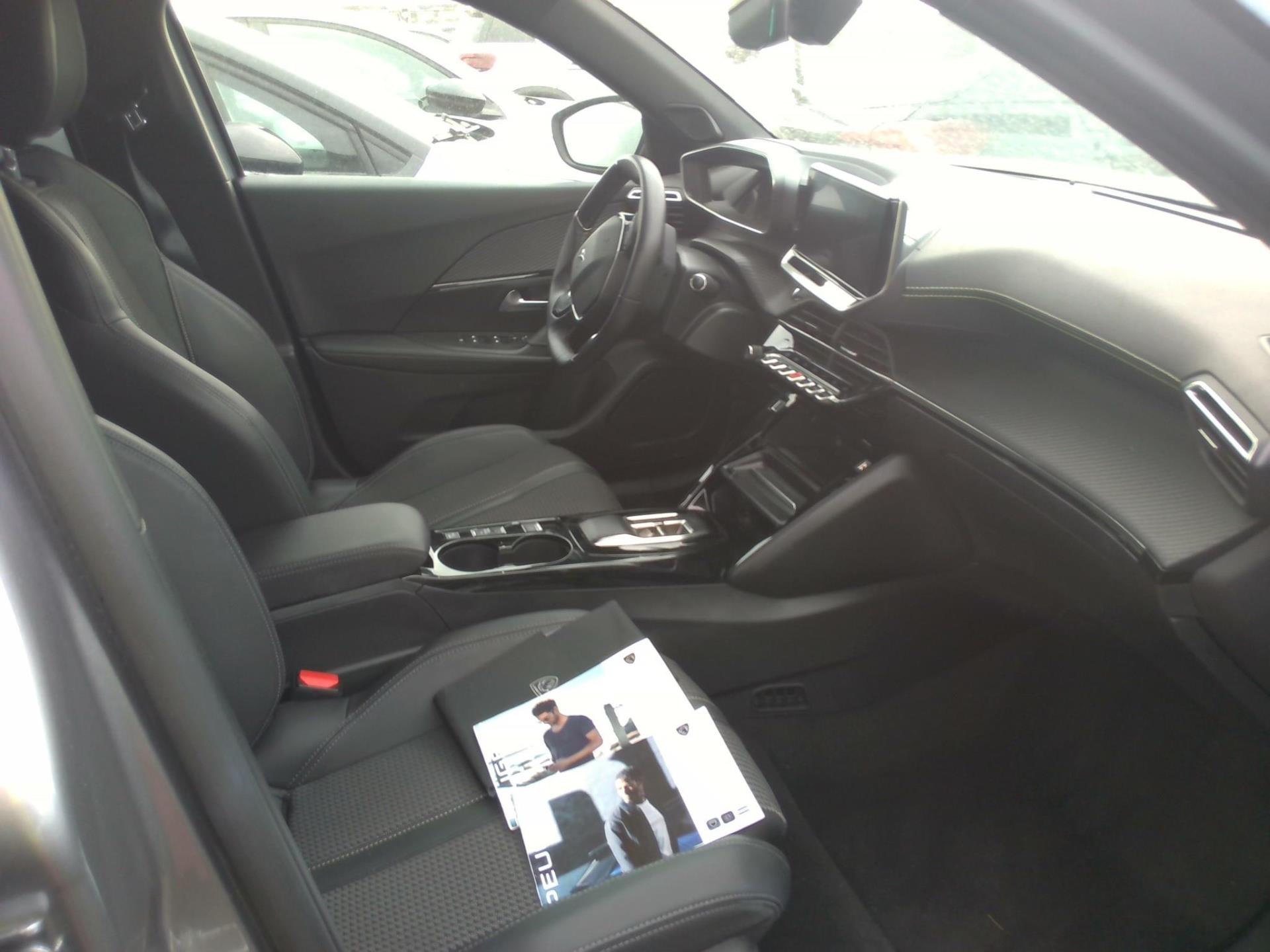 Peugeot 2008 Electrique 136 ch GT 2022