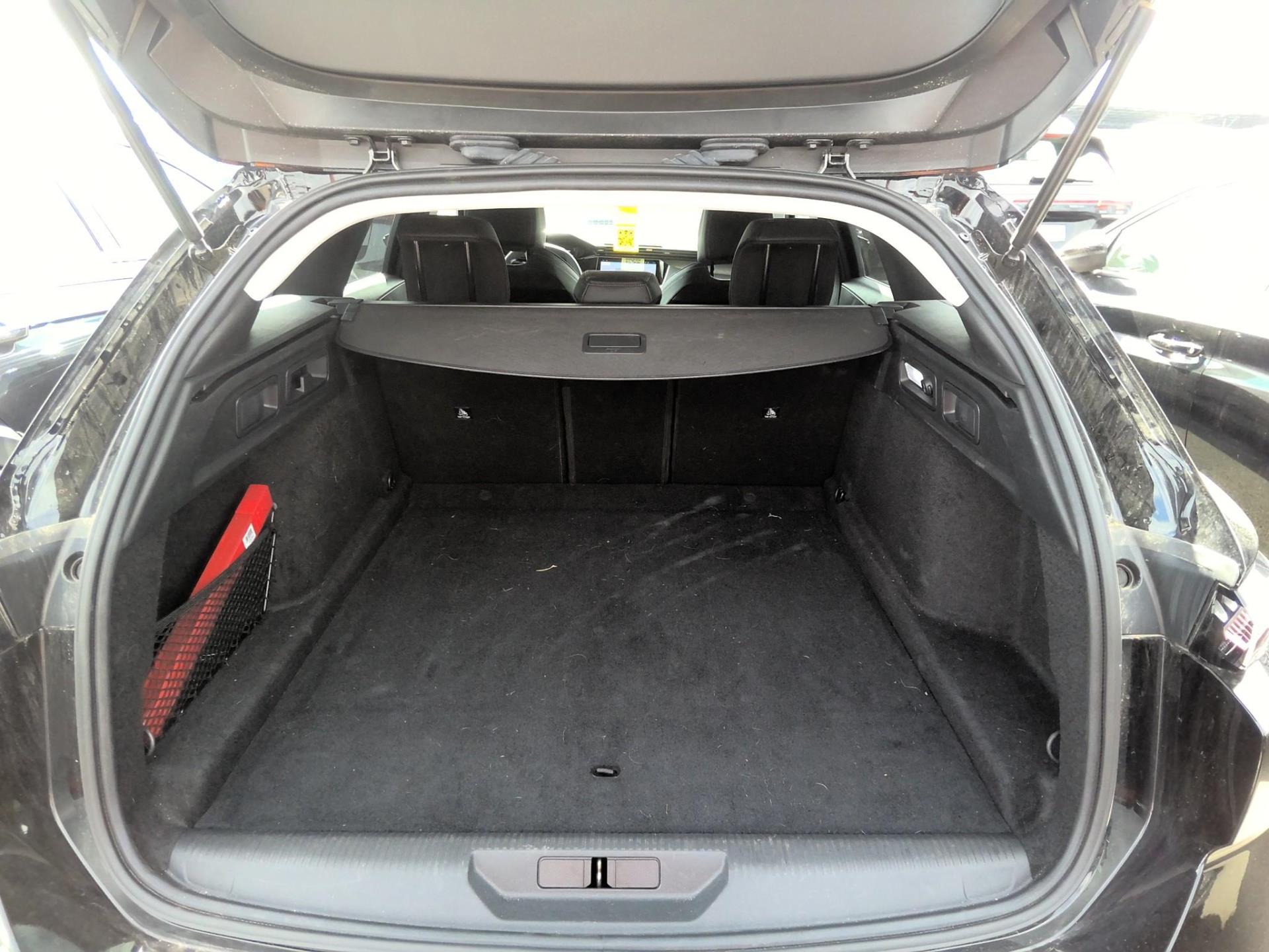 Peugeot 308 SW Hybrid 145 e-DCS6 Allure 2026
