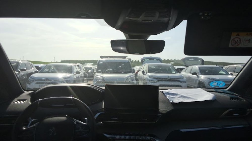 Foto Peugeot 3008 Hybrid 12
