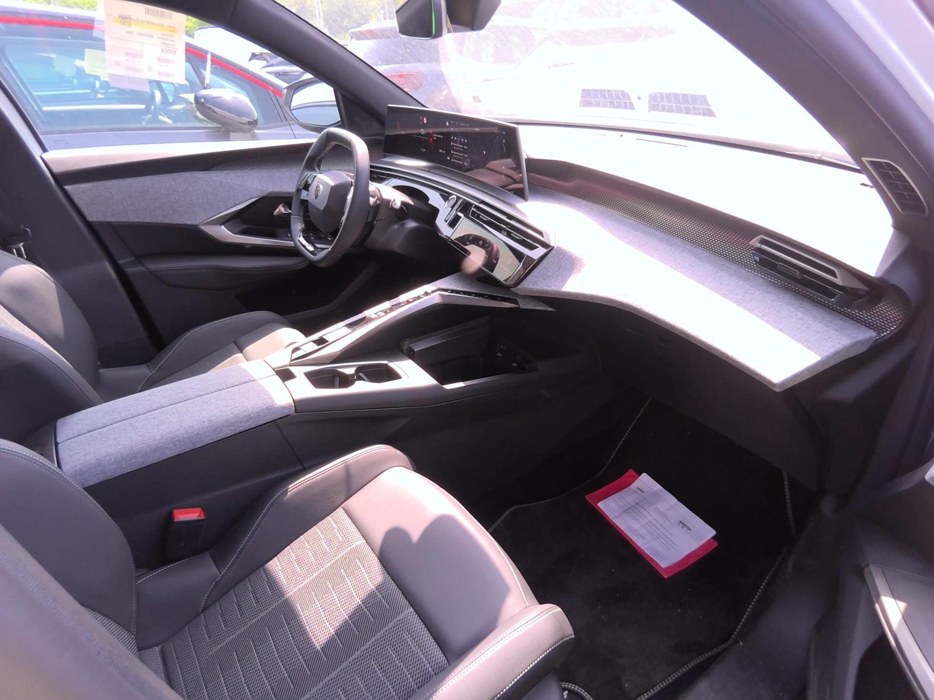 Peugeot 3008 Hybrid 136 e-DCS6 GT 2025