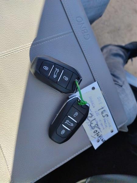 Foto Peugeot 508 Hybrid 7