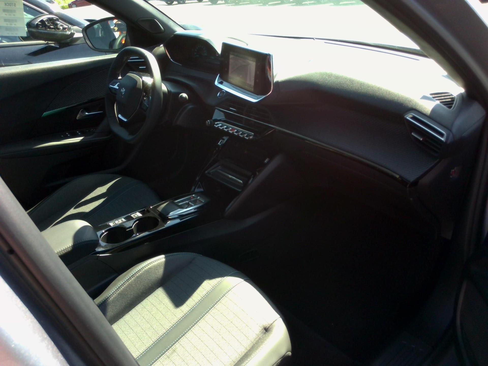 Peugeot 2008 Electrique 136 ch Allure 2023