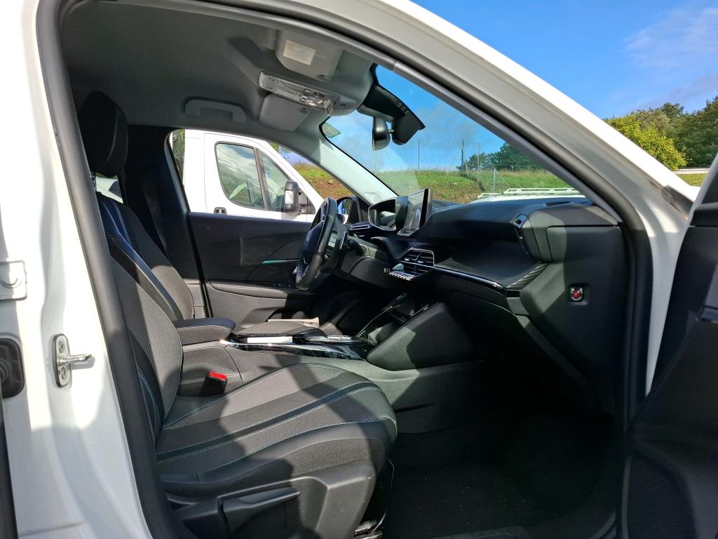 Peugeot 2008 PureTech 130 S&S EAT8 Allure Pack 2022