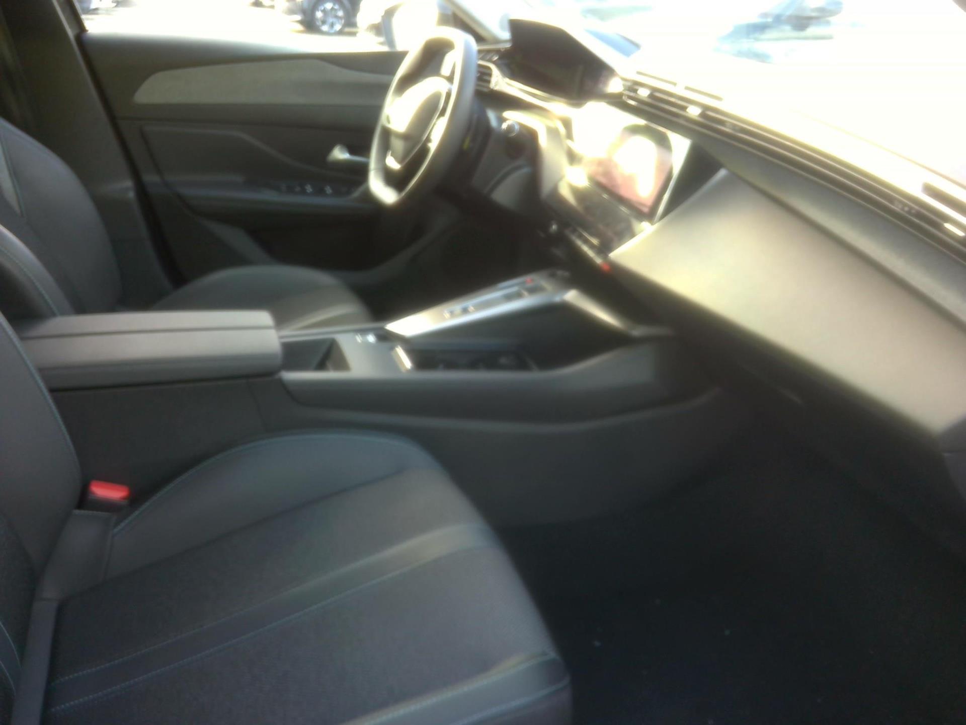 Peugeot 308 Hybrid 136 e-DCS6 Allure 2025