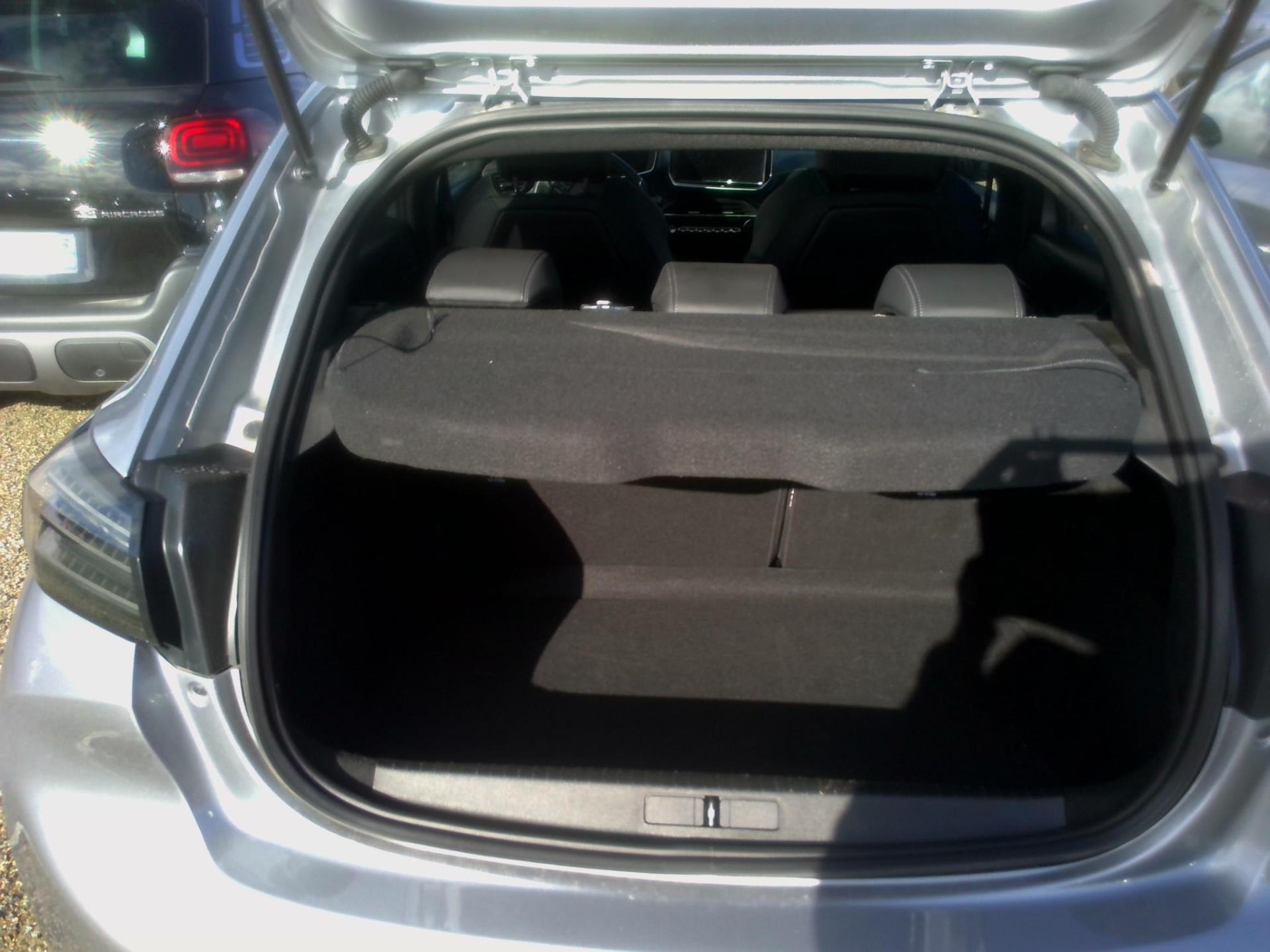 Peugeot 208 Hybrid 136 e-DCS6 GT 2024