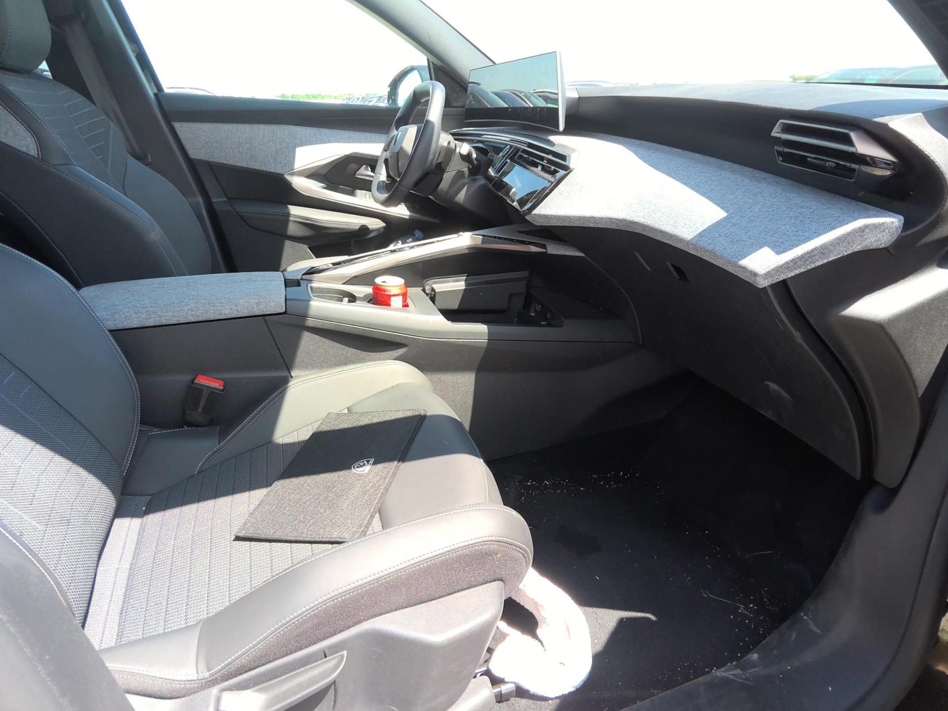 Peugeot 3008 Hybrid 136 e-DCS6 Allure 2025