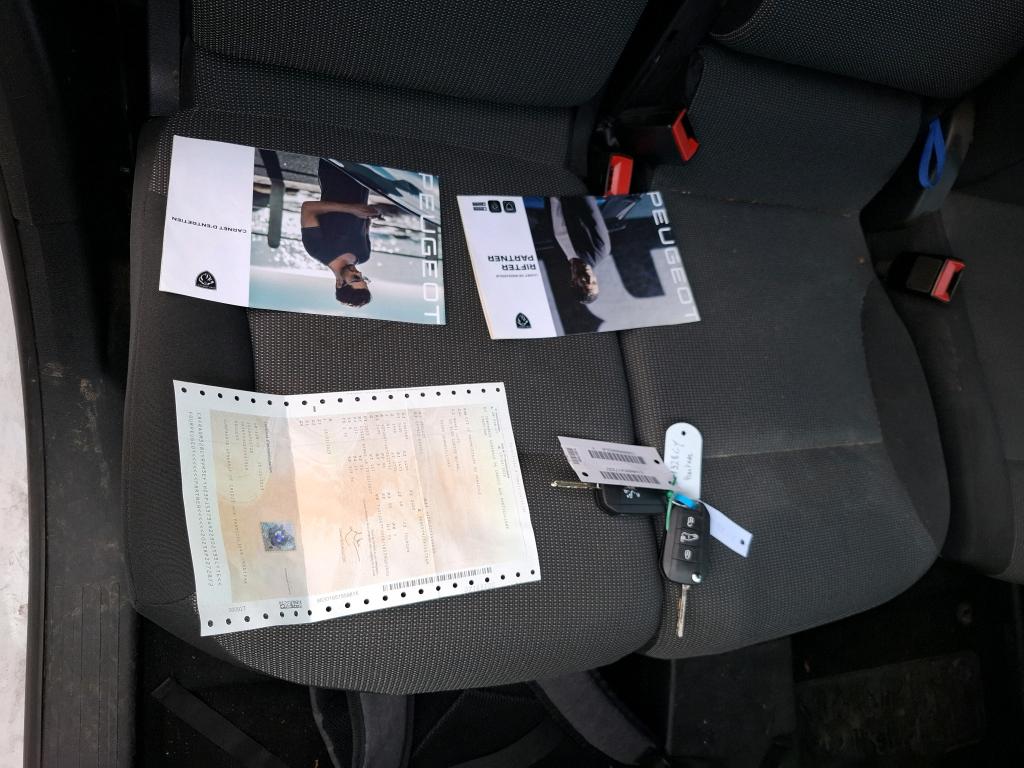 Peugeot PARTNER FOURGON XL 950 KG BLUEHDI 130 S&S EAT8  2023