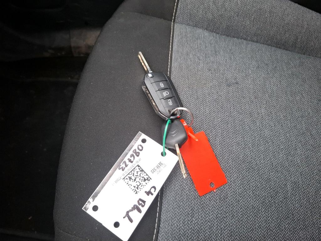 Citroen C4 SOCIETE BLUEHDI 130 S&S EAT8 FEEL NAV BUSINESS R 2024
