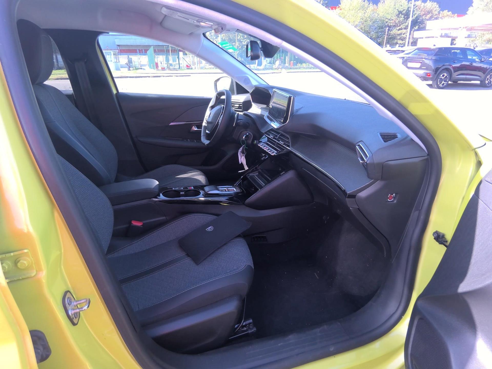 Peugeot 208 Hybrid 100 e-DCS6 Allure 2024