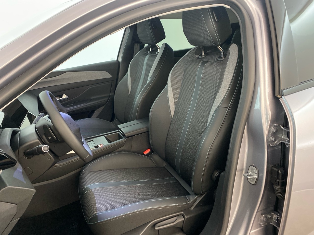 Peugeot 308 Hybrid 136 e-DCS6 Allure 2024