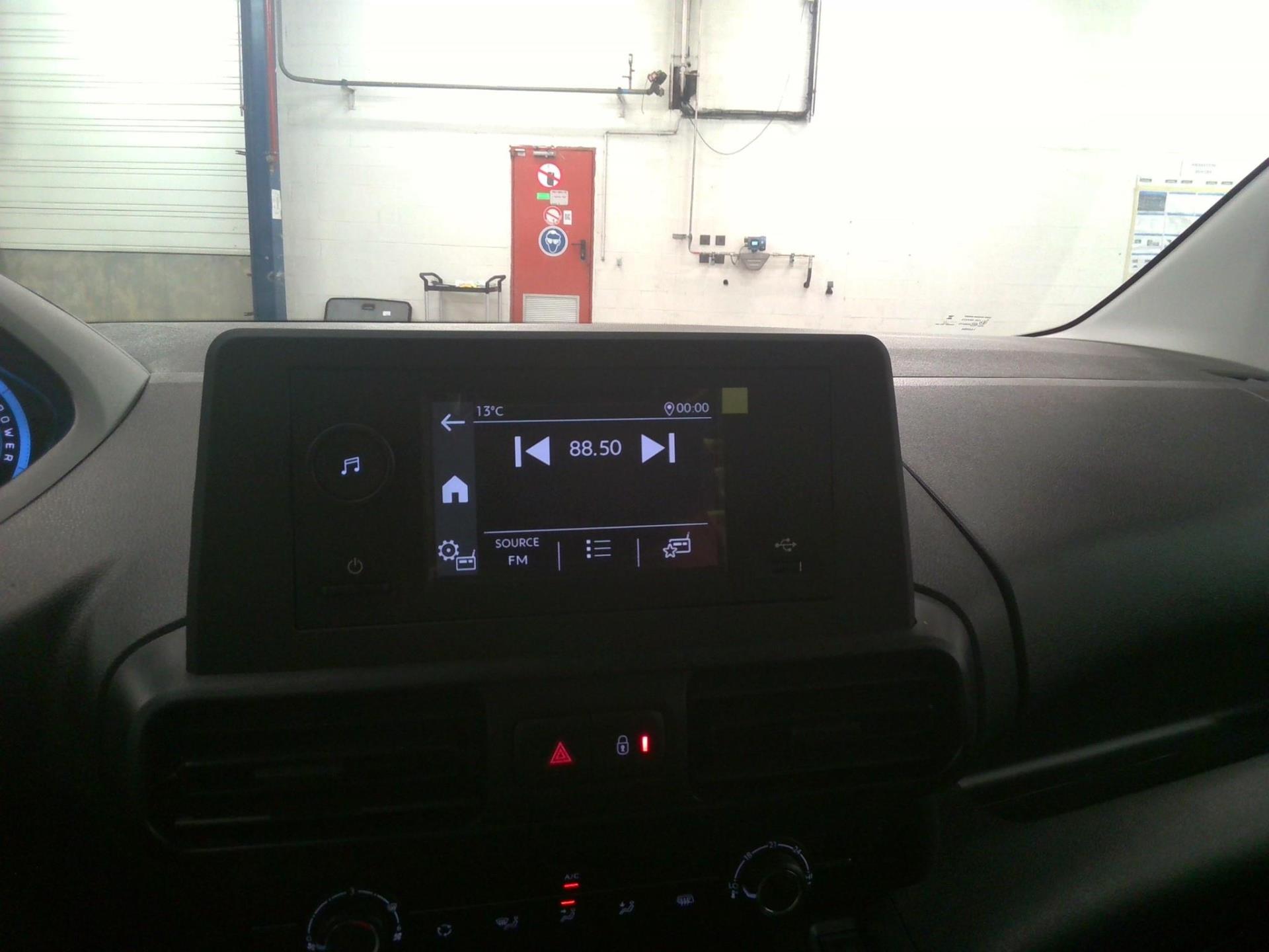 Peugeot E-PARTNER FOURGON M 800 KG 136 CH BATTERIE 50 KWH  2023